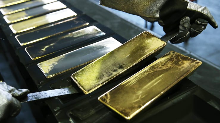 Saxo Bank Says Gold Will ‘reward The Patient Investor’ This Quarter, Sees Record High On The Horizon